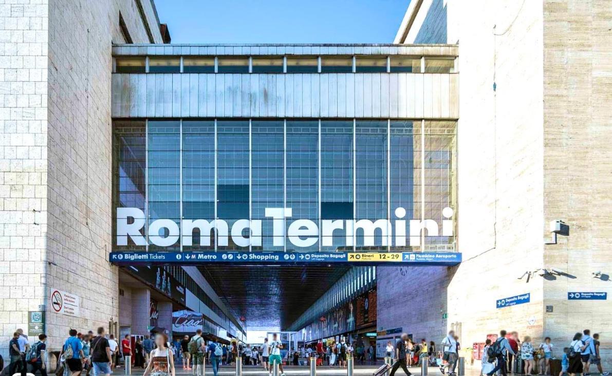 Termini Station Holidays — Foto 3